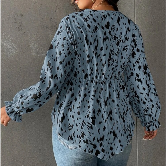 Plus Size Surplice Neck Asymmetrical Peplum Top Blouse - Picture 2 of 12